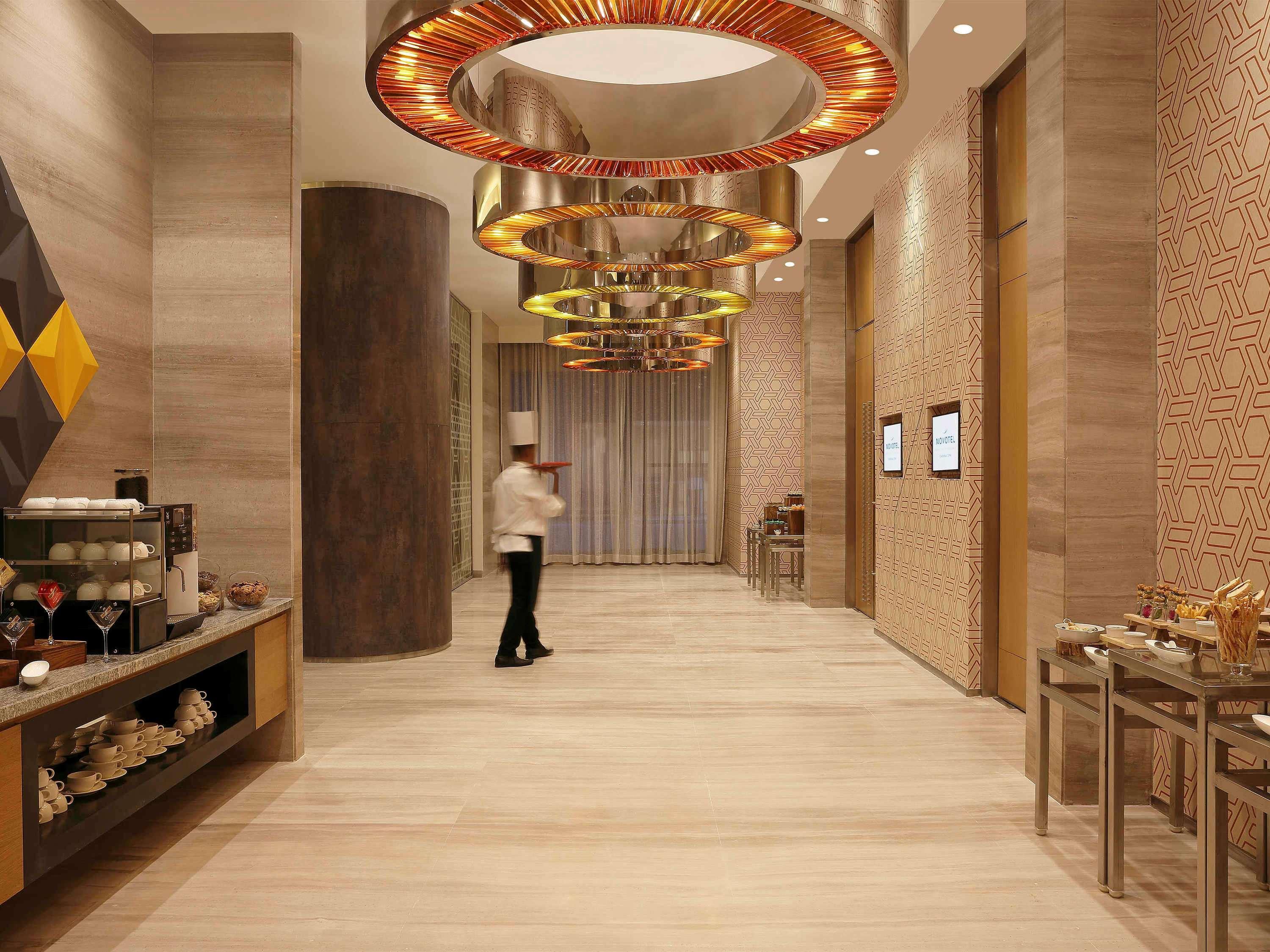 Novotel Chennai Sipcot Exterior foto The lobby